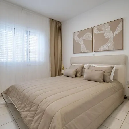 Kings Palace 1 Bed Διαμέρισμα *